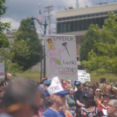 Bangor Daily News – More than 1,000 protestors gather in Bangor for ‘No Kings’&nbsp;rally